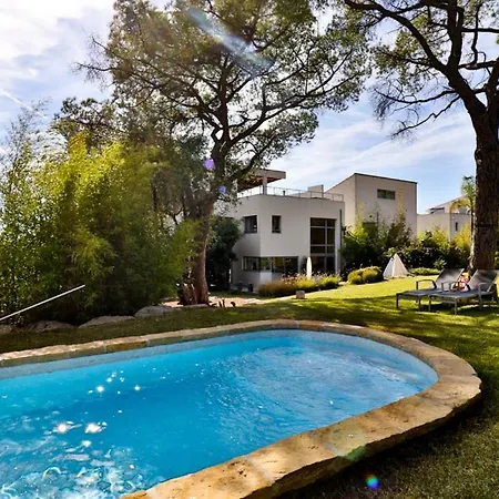 Californienne De 320 M2 Carqueiranne