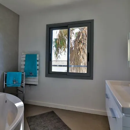 Californienne De 320 M2 Villa Carqueiranne