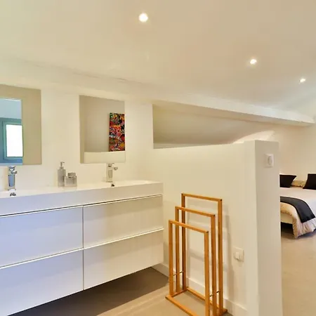 Californienne De 320 M2 Carqueiranne